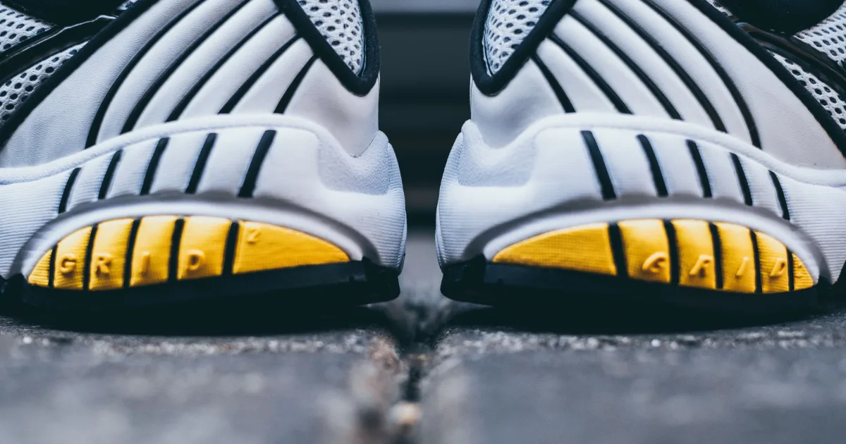 Close detail of a running shoe forefoot and upper — best shoes for Morton&rsquo;s neuroma, Podiatrist Tested